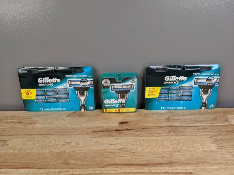 lot 37 image: 32 Brand New Gillette Mach 3 Shaving Blades T