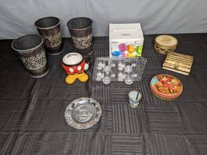 lot 130 image: Eclectic Vintage and Modern Collection of Drinkware and Keepsakes Mickey Mouse, Coors, Wilkins, NEW Libbey, Etc. N