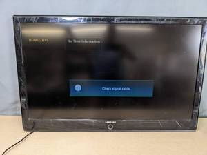 lot 102 image: Samsung 46 LN46A500T1F TV N