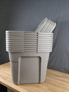 lot 140 image: Set of 10 Sterilite Totes with Lids N