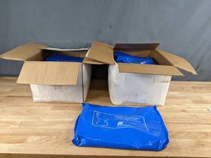 lot 114 image: (16) Large Reusable Johnny Plastic-Ice X-Cold Bricks X