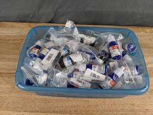 lot 118 image: Bin of Assorted Aquarium Test Kit Refills X