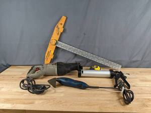 lot 306 image: Power Tools Porter Cable Tiger Saw, Ryobi Triangle Corner Sander, Drywall Scoring Square and More Z