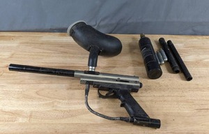 lot 250 image: Paintball Gun and Accessories Z