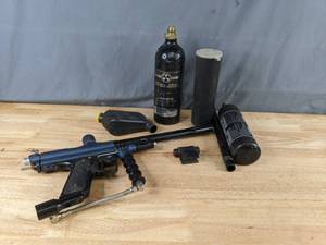 lot 249 image: Paintball Gun and Accessories Z
