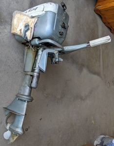 lot 327 image: Vintage Montgomery Ward Sea King Boat Trolling Motor Z