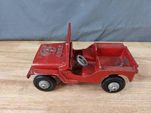 lot 209 image: Vintage Oglesby 1950s Willys Jeep Cast Model Q