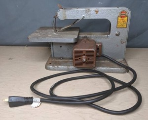 lot 174 image: Vintage Dremel Moto Jig Saw Q