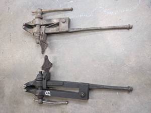 lot 352 image: Pair of Vintage Blacksmithing Post Leg Vises Q