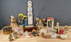 lot 259 image: Lots of Fun Vintage and Modern Gift Items for Grandma, Grandpa, Mother, Dad, Husband, Wife and More Q