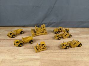 lot 227 image: Collection of (7) Vintage ERTL Construction Equipment Die Cast Models Q