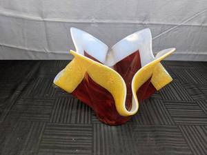 lot 11 image: Vintage Fused Glass Art Centerpiece Vase by V. Avnisan R