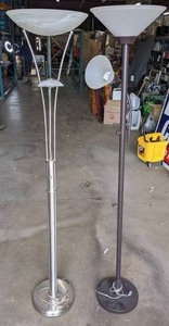 lot 368 image: Pair of Lovely Floor Lamps R