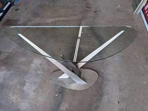 lot 31A image: Charming Triangular Console Table with Silver Base and Glass Top R