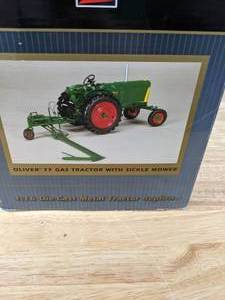 lot 277 image: SpecCast Collectibles Oliver 77 Die Cast Metal Tractor Replica Q