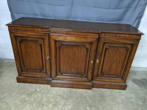 lot 27 image: Kindel Furniture French 3-Door Wood Sideboard R