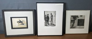 lot 372 image: Framed Art Man on Horseback, Signed Jim Hamstra Print of Cubans, SignedNumbered Etching by Naftali Rakuzin Y