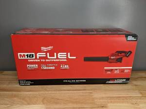 lot 22 image: New Milwaukee M18 FUEL 120 MPH 450 CFM 18-Volt Lithium-Ion Brushless Cordless Handheld Blower Kit with Rapid Charger T
