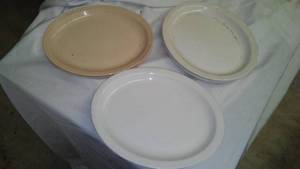 7 Buffalo Brand Oval Plates