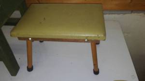2 Cute Stools