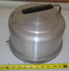 Vintage Cake Carrier - Aluminum - Locking