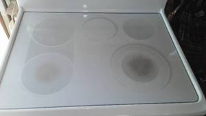 Frigidaire Convection Oven.5 burner flat top. Self Cleaning Excellent