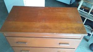 Upright Dresser 5 drawer, solid wood, great drawers.