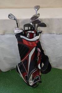 lot 13 image: RH Golf Clubs with Maxfli Bag - TaylorMade 3 Wood