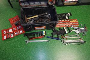 lot 18 image: Ridgid Tool Box with Tools - Milwaukee Bits