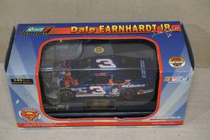 lot 33 image: Revell Dale Earnhardt Jr Superman 143 Die-Cast Car
