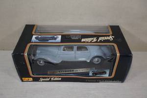 lot 37 image: Maisto Special Edition Citreon 15CV 118 Scale Die-Cast Car