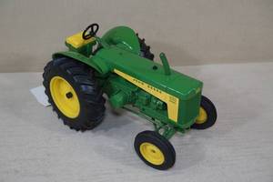 lot 42 image: Ertl John Deere 830 Diesel Tractor