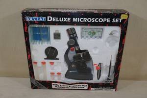 lot 49 image: Battat Deluxe Microscope Set
