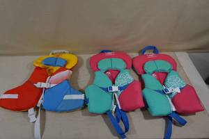 lot 59 image: Stohlquist Infant and Child Life Vests