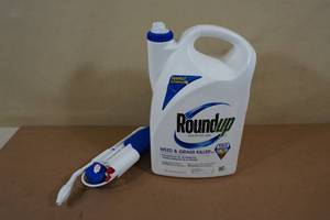 lot 72 image: Round Up Weed and Grass Killer