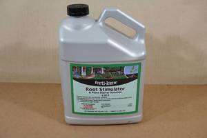 lot 84 image: Ferti-Lome Root Stimulator and Plant Starter