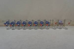 lot 142 image: Budweiser and Bud Light Glasses - Twins, Minnesota