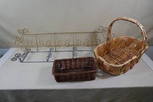 lot 184 image: Vertical and Horizontal Wall Dish Racks, plus Baskets