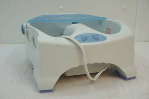 lot 13 image: Homedics foot bath