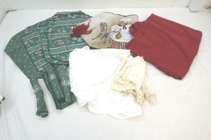 lot 22 image: table linens