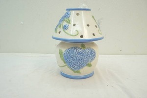 lot 30 image: ceramic floral lamp