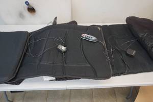 lot 59 image: 2 large heatmassage pads