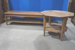 lot 93 image: matching coffee table and end table