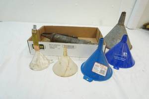 lot 123 image: funnels and grease gun