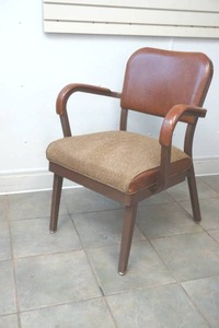 lot 146 image: vintage office waiting room chair