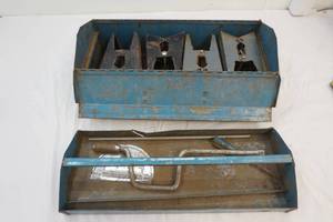 lot 153 image: tool box and saw horse brackets