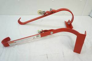 lot 154 image: Qual-craft ladder hook with wheels