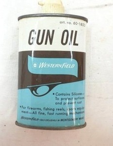 lot 168 image: vintage Western Field metal gun oil can