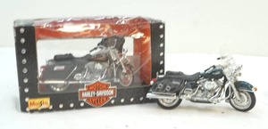 lot 191 image: Miasto Harley Davidson Electra Glide Standard and Road King