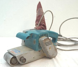 lot 228 image: Makita belt sander